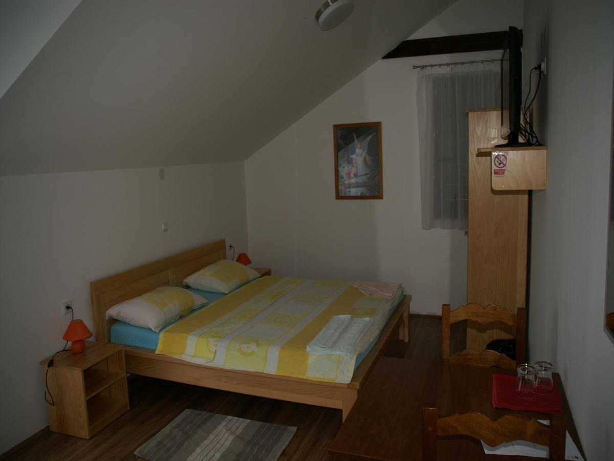 לינה וארוחת בוקר גרבובץ Bed & Breakfast Helena חדר תמונה